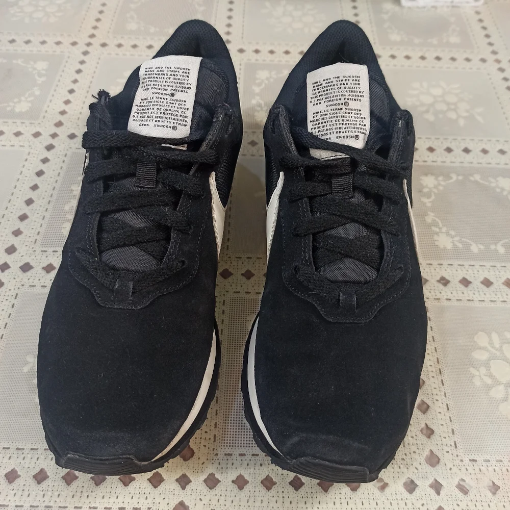 Nike Pre-Love O.X.  Black Suede White Swoosh Size 9 - Picture 3 of 12